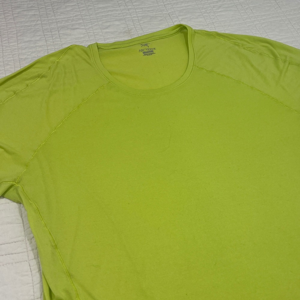 Arcteryx Crew Neck Short Sleeve Shirt Mens XL Lime Green Technical Tee Running